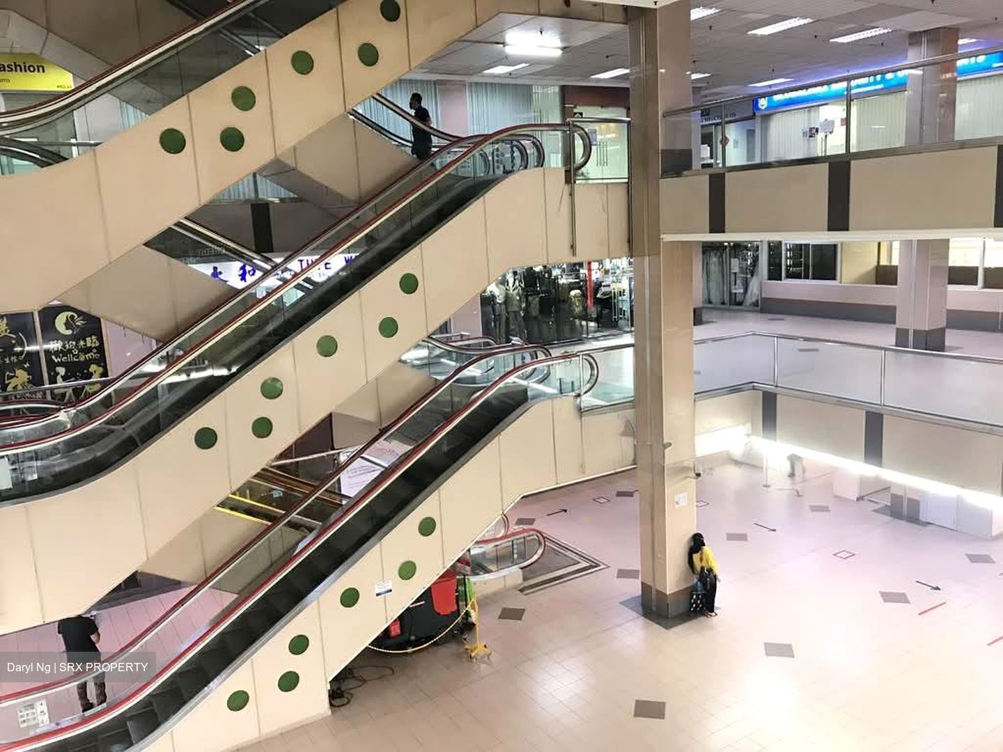 Textile Centre (D7), Retail #570011551